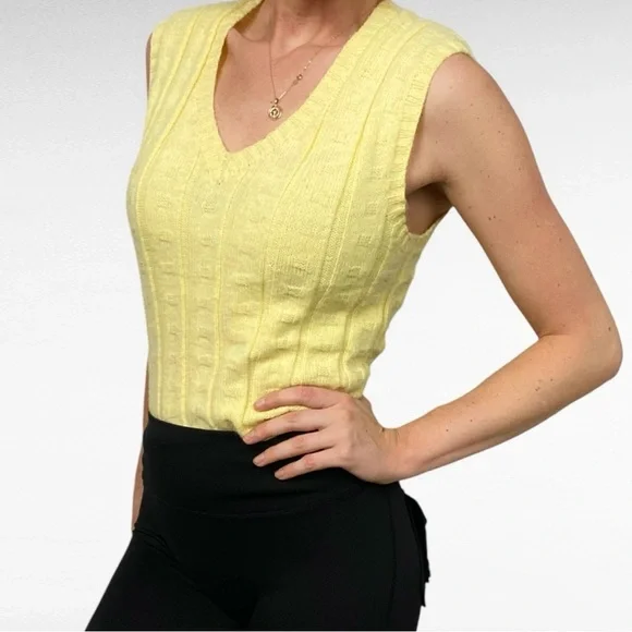 VINTAGE | Sunny Yellow V-Neck Sleeveless Ribbed Knit Preppy Sweater Vest - Picture 2 of 5